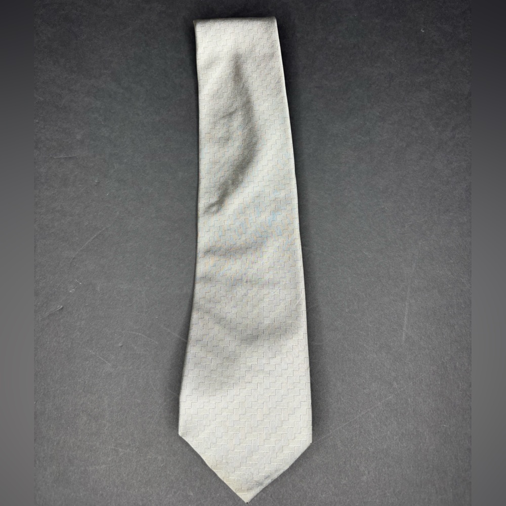 Nice tie ready to go!